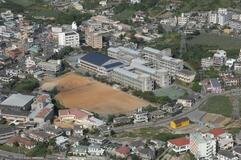 沖縄県立西原高等学校の航空写真